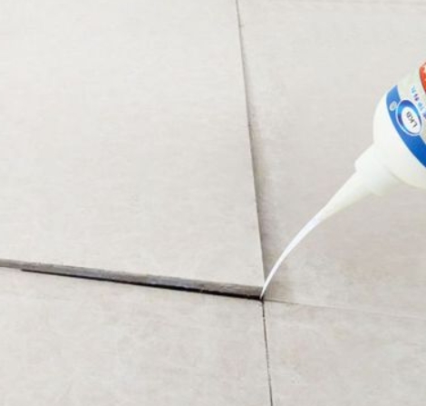 云浮瓷砖空鼓维修公司分享卫生间瓷砖脱落的原因可能有以下几点